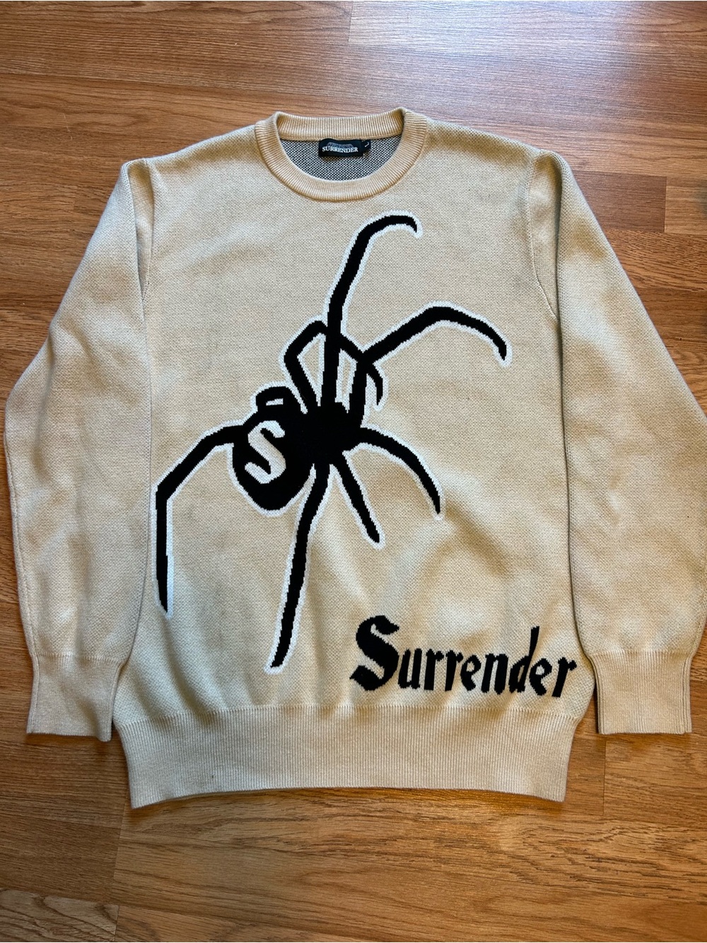 Surrender Spider Graphic Crewneck Sweatshirt Sweater Cream Size Large